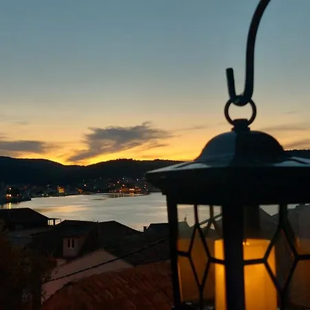 Stunning View-maleni Вис